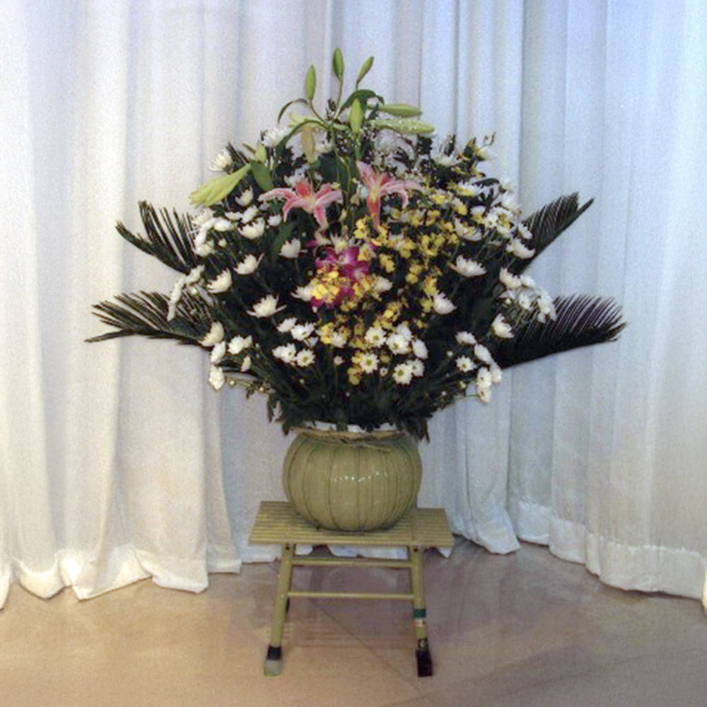 フジヤホール秩父／ダルマ（小）生花 1基／16,500円(税込)