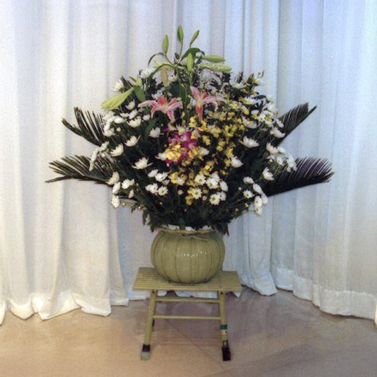 フジヤホール秩父／ダルマ（小）生花 1基／16,500円(税込)