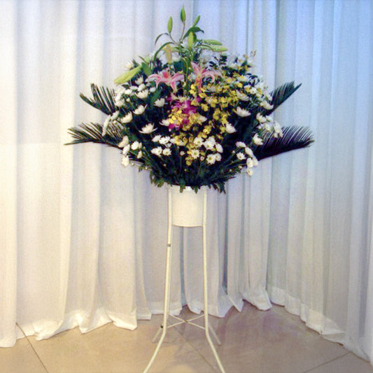 フジヤホール秩父／スタンド（1段）生花 1基／16,500円(税込)